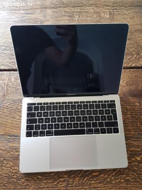 Apple MacBook Pro 13" 256GB (2017. god)